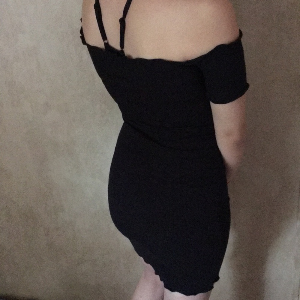 Dress - Picture 3 of 3